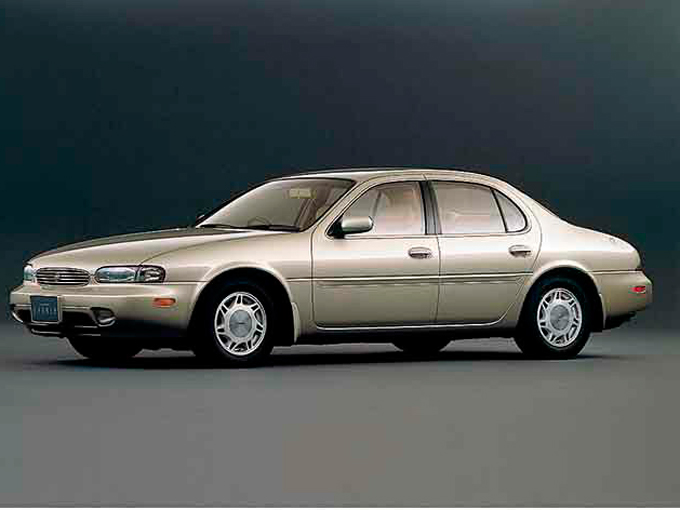 ▲1991年にデビューしたY32型セドリック／グロリアをベースにした、高級セダンです。レパードとしては3代目になるモデルですが、先代がクーペだったのに対して新型は4ドアハードトップのみとなりました
