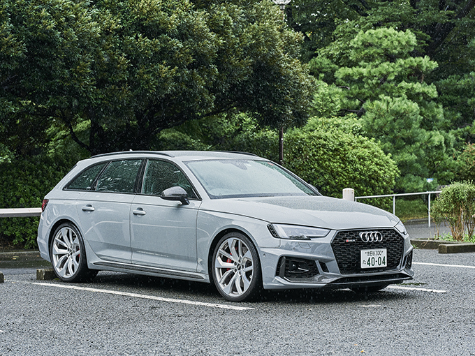 アウディ RS4アバント