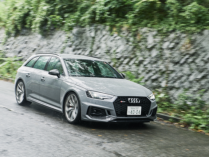 アウディ RS4アバント