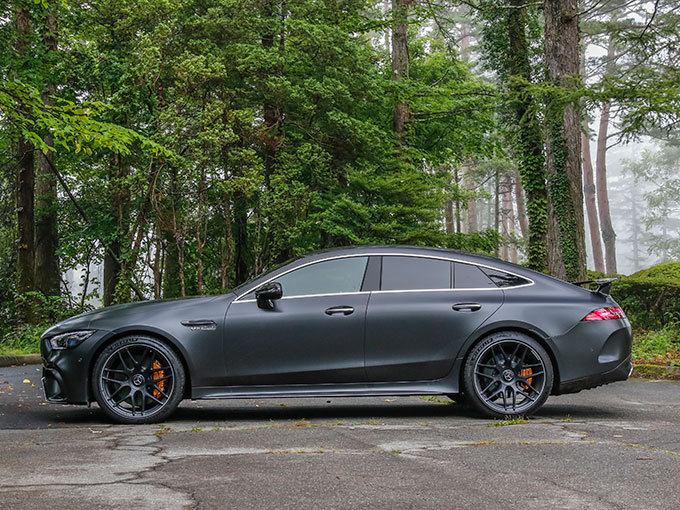 メルセデスAMG GT 4ドアクーペ