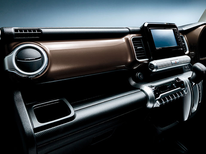 スズキ クロスビー（現行型）