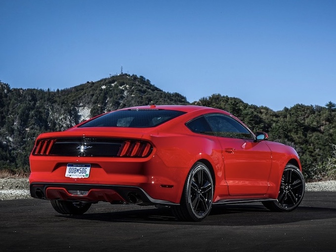 “フォードマスタング”