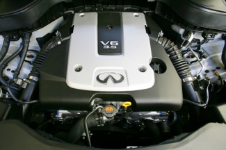 インフィニティ FX35 エンジン｜ロジャー安川の米国自動車浪漫