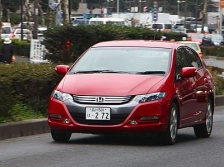 写真:大きな車に見えるフロントマスク｜試乗by西川淳